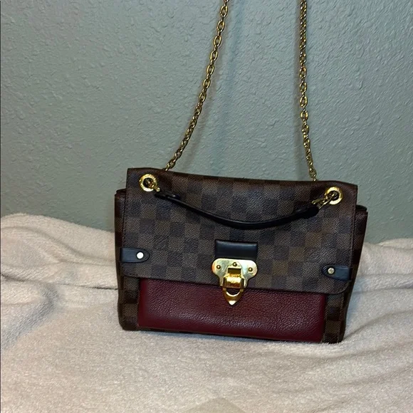 Louis Vuitton elegant purse 10 x 4 x 7 - Picture 5 of 16